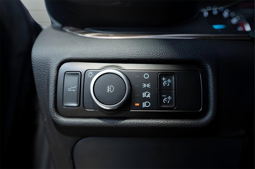 Used 2023 Ford Explorer Limited image 35