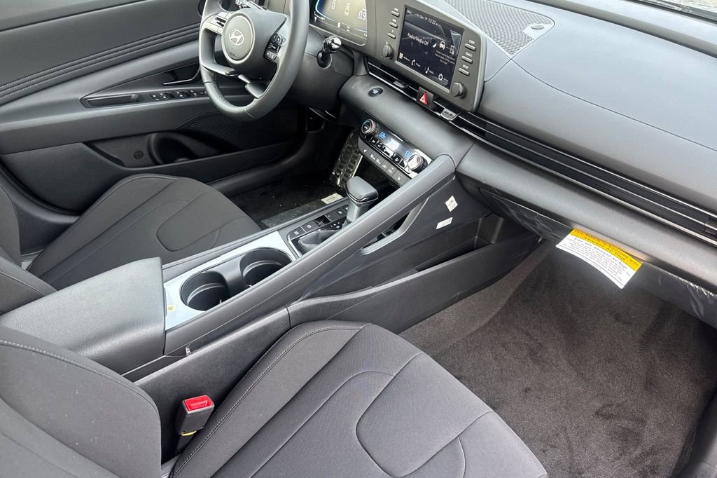 New 2026 Hyundai Elantra SEL Sport Premium FWD image 16