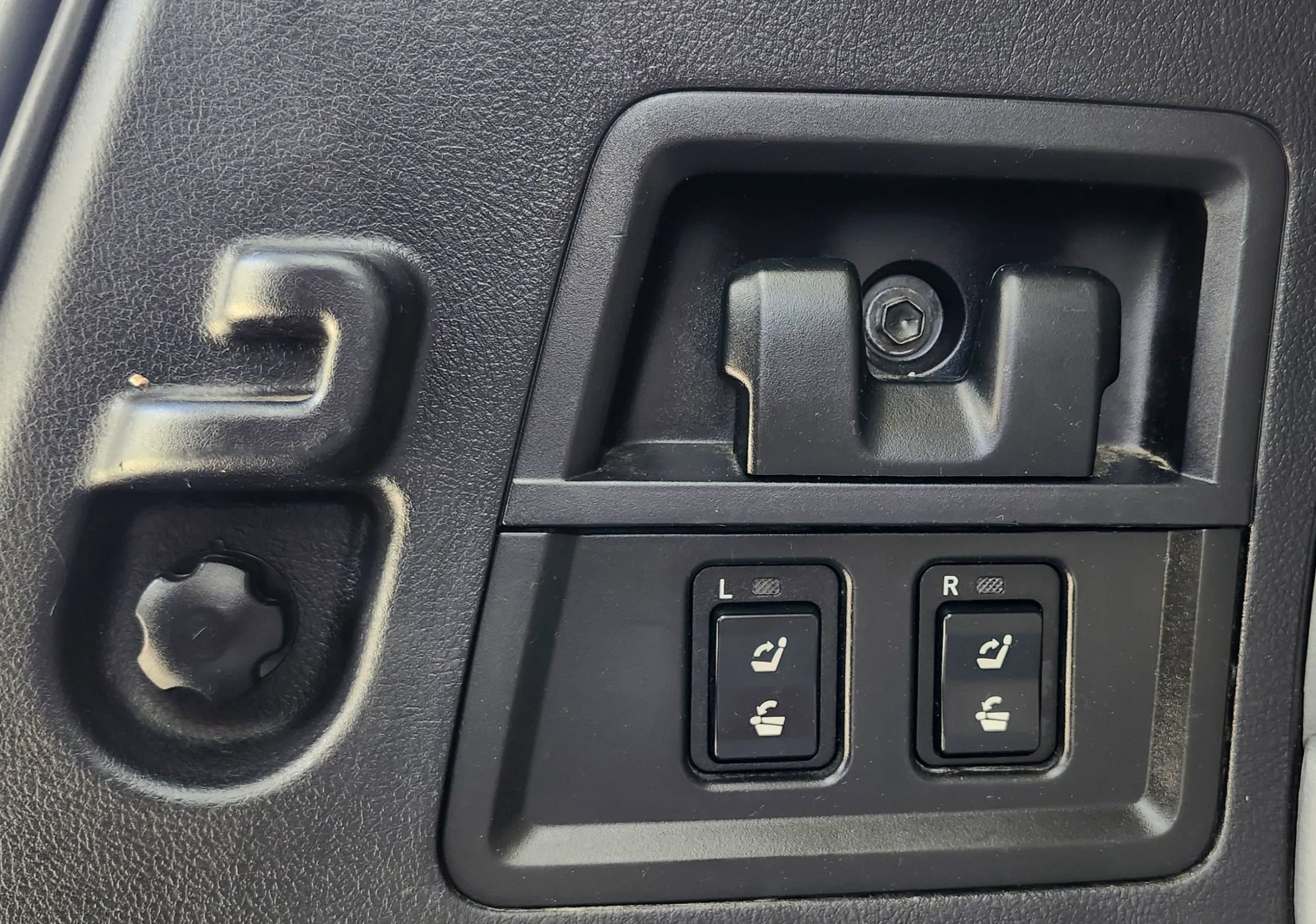 Used 2016 Toyota Sequoia Platinum AWD/4WD image 24