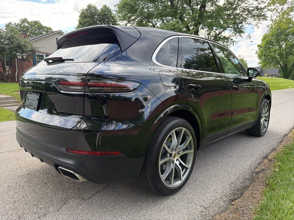 Used 2020 Porsche Cayenne AWD/4WD image 7