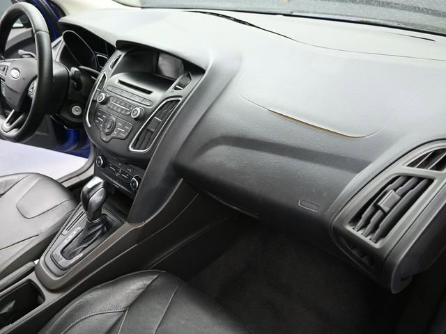 Used 2015 Ford Focus SE w/ Equipment Group 201A image 16