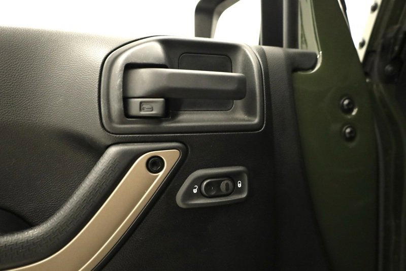 Used 2016 Jeep Wrangler Unlimited Sahara image 10