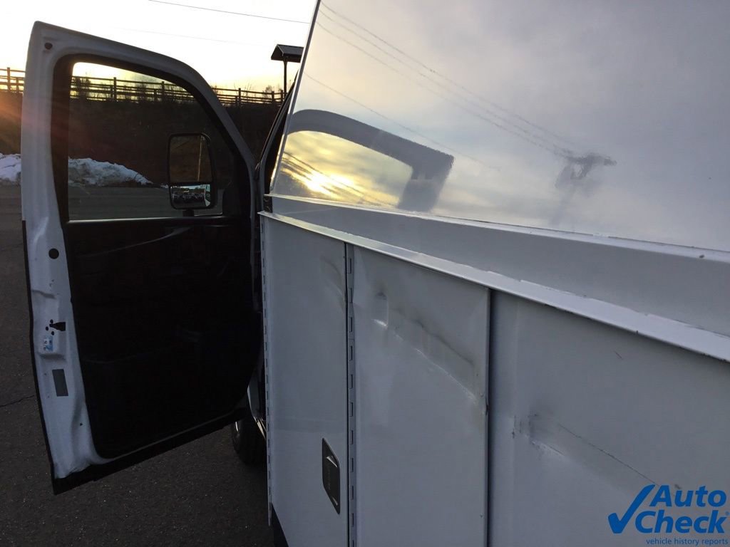 Used 2011 Chevrolet Express 3500 image 18