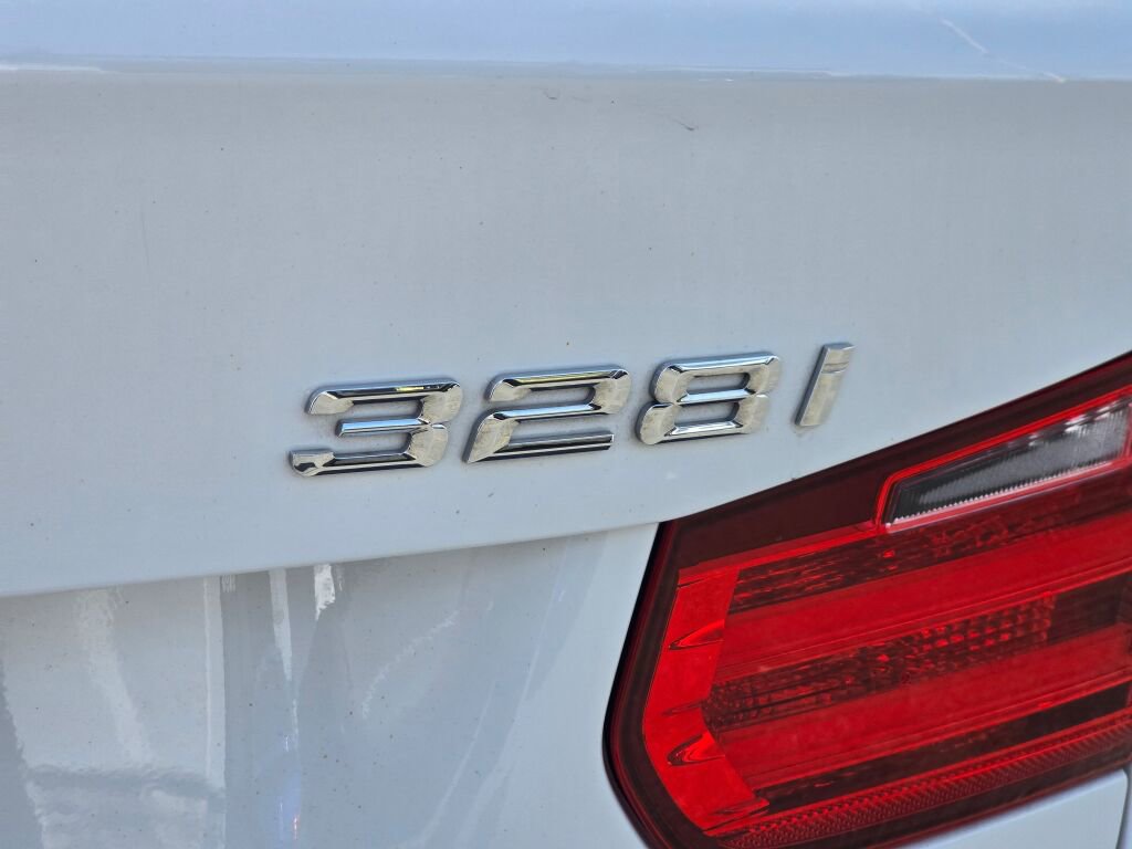 Used 2015 BMW 328i xDrive Sedan AWD/4WD image 14
