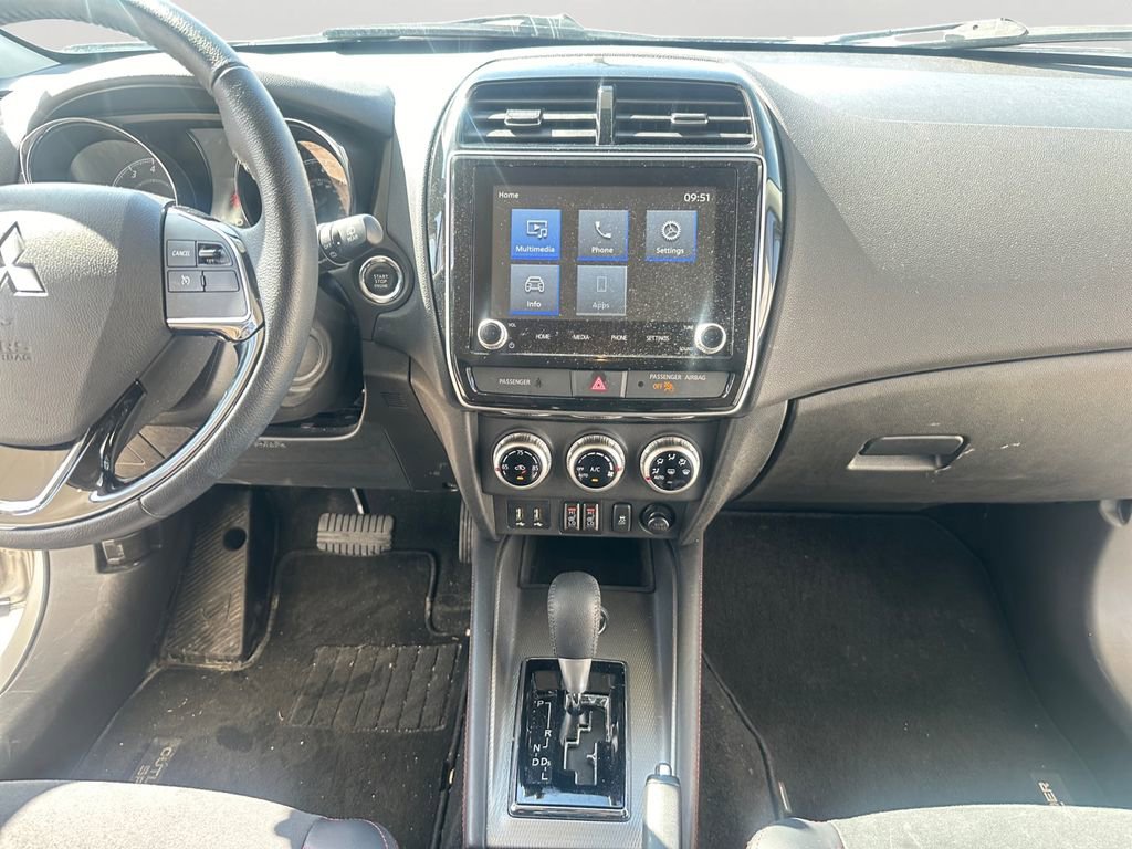 Used 2025 Mitsubishi Outlander Sport AWD image 14