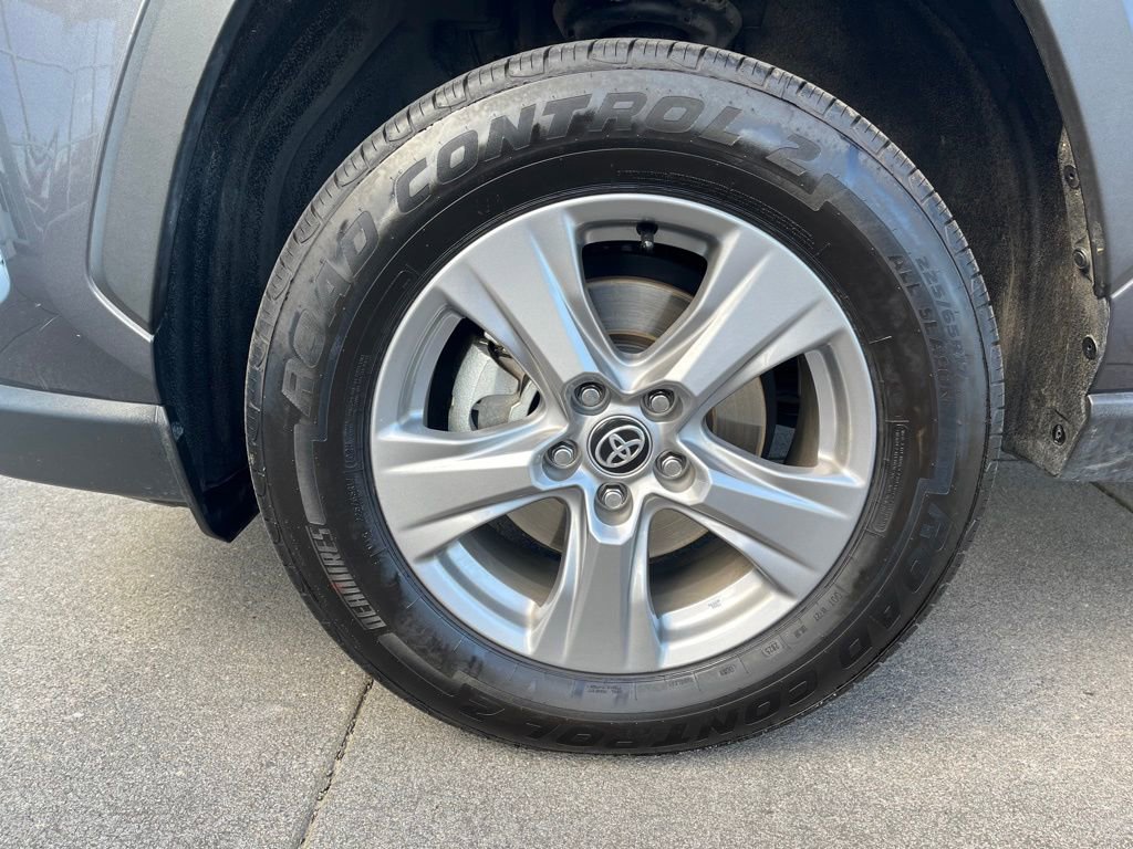 Used 2024 Toyota RAV4 LE image 9