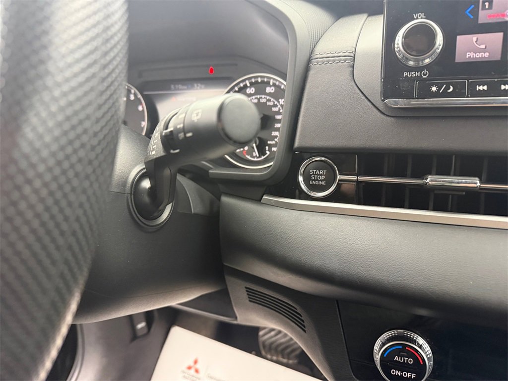 Used 2022 Mitsubishi Outlander ES image 29