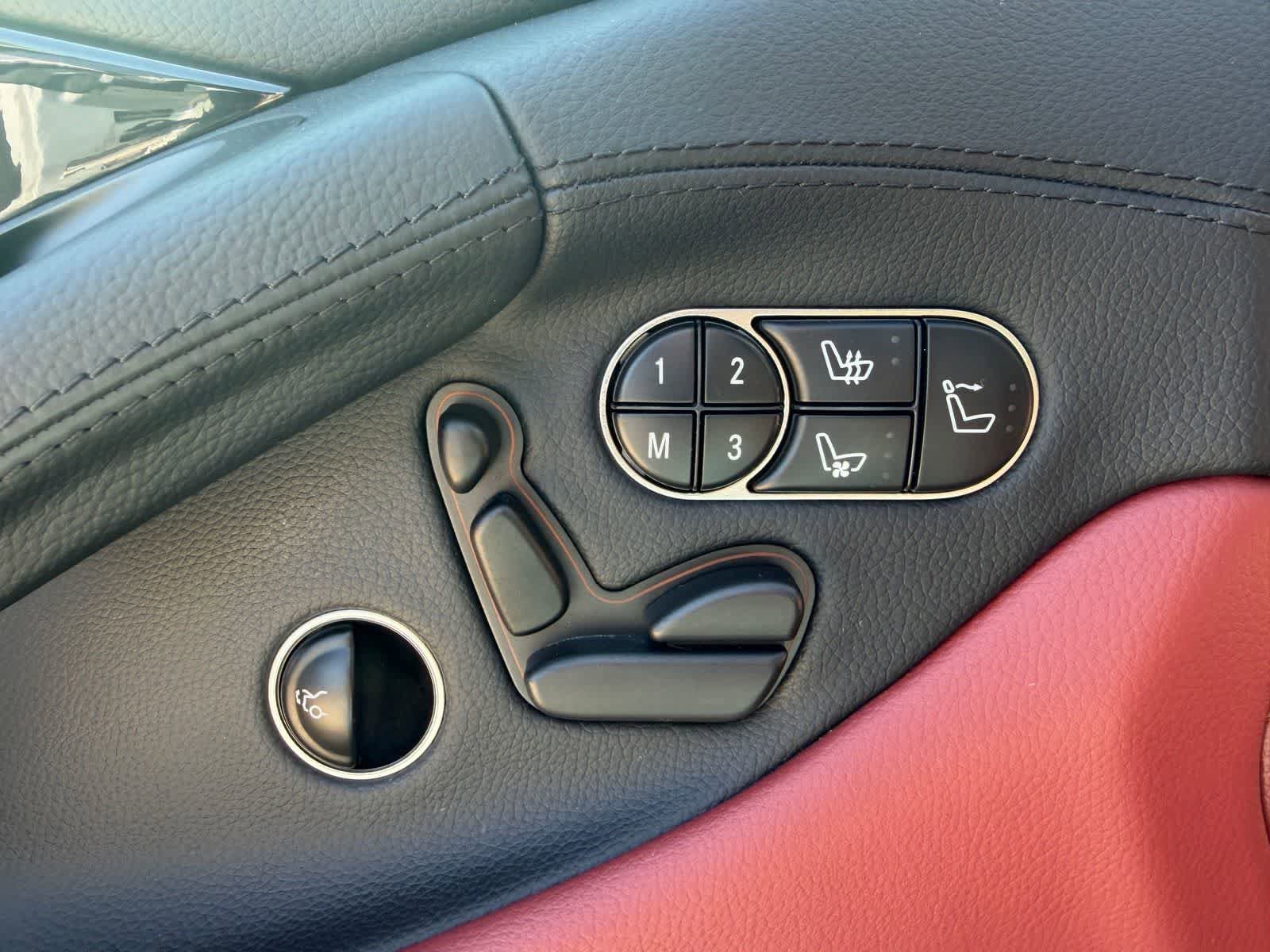 Used 2009 Mercedes-Benz SL 550 image 12