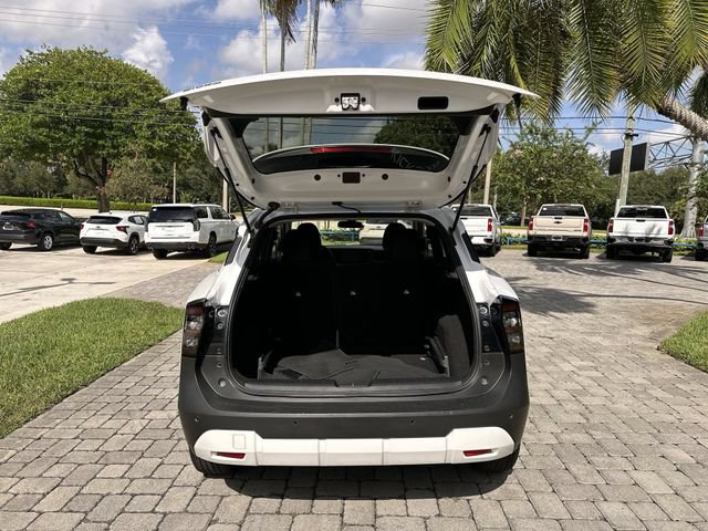 Used 2025 Nissan Kicks SV FWD image 28