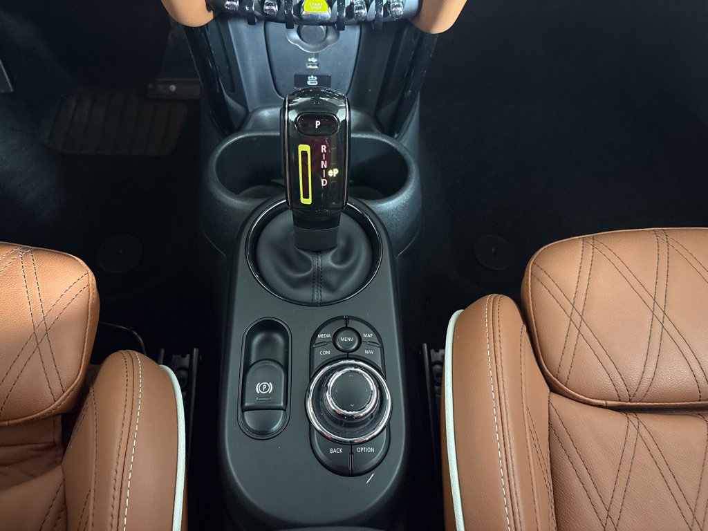 Certified 2024 MINI Cooper SE FWD image 15