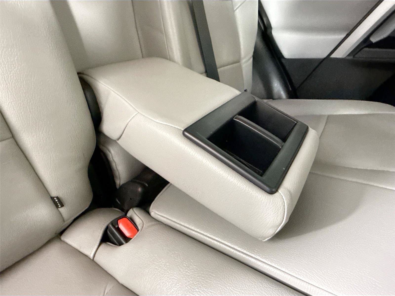 Used 2017 Toyota RAV4 XLE FWD image 38