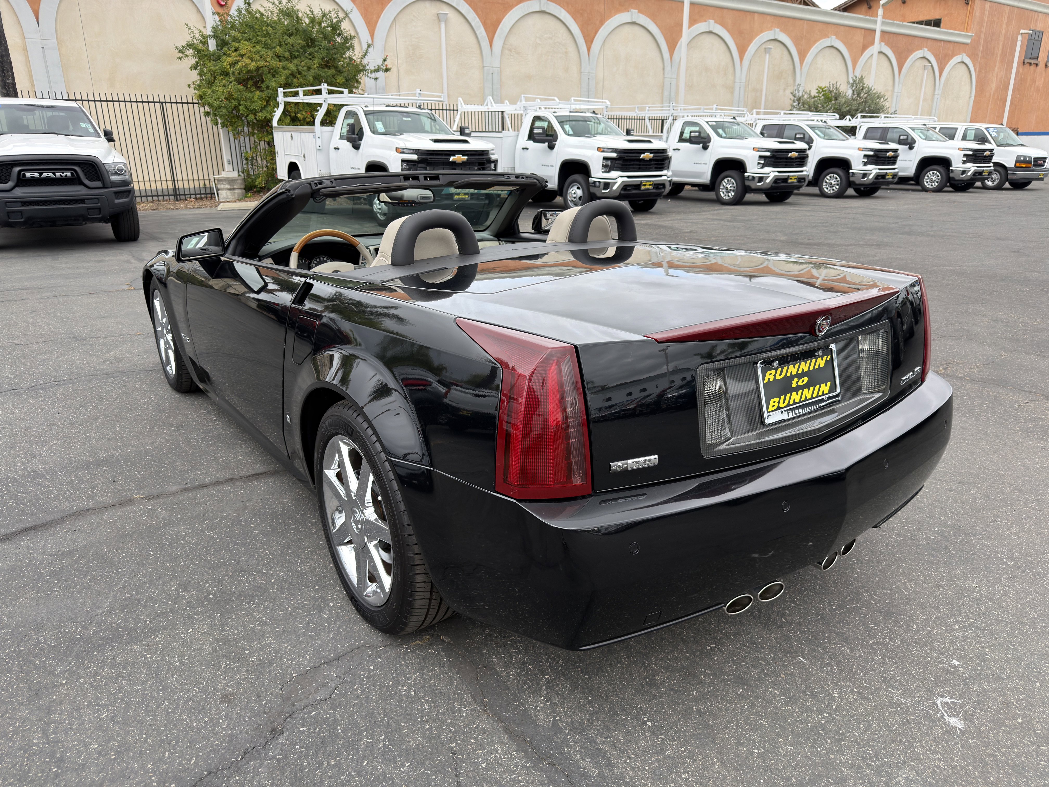 Used 2006 Cadillac XLR RWD image 11