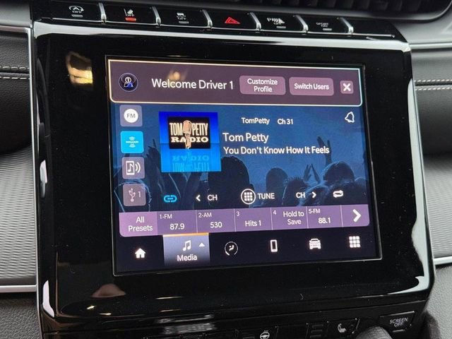 New 2025 Jeep Grand Cherokee L Altitude image 27