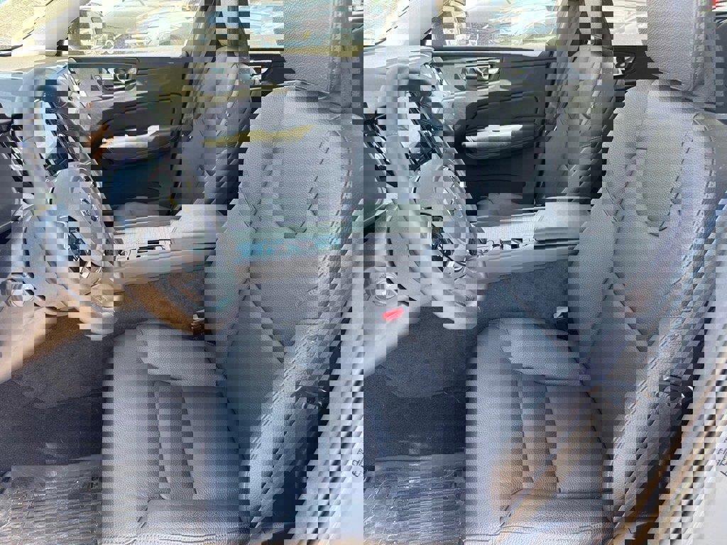 Certified 2025 Volvo XC60 B5 Plus w/ Protection Package Premier image 6