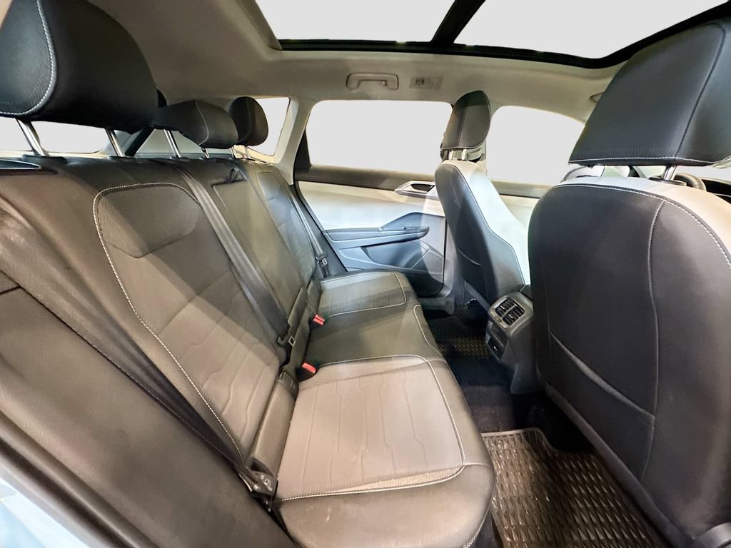 Certified 2025 Volkswagen Taos SE AWD/4WD image 28