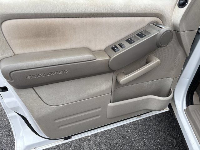 Used 2006 Ford Explorer XLS RWD image 14