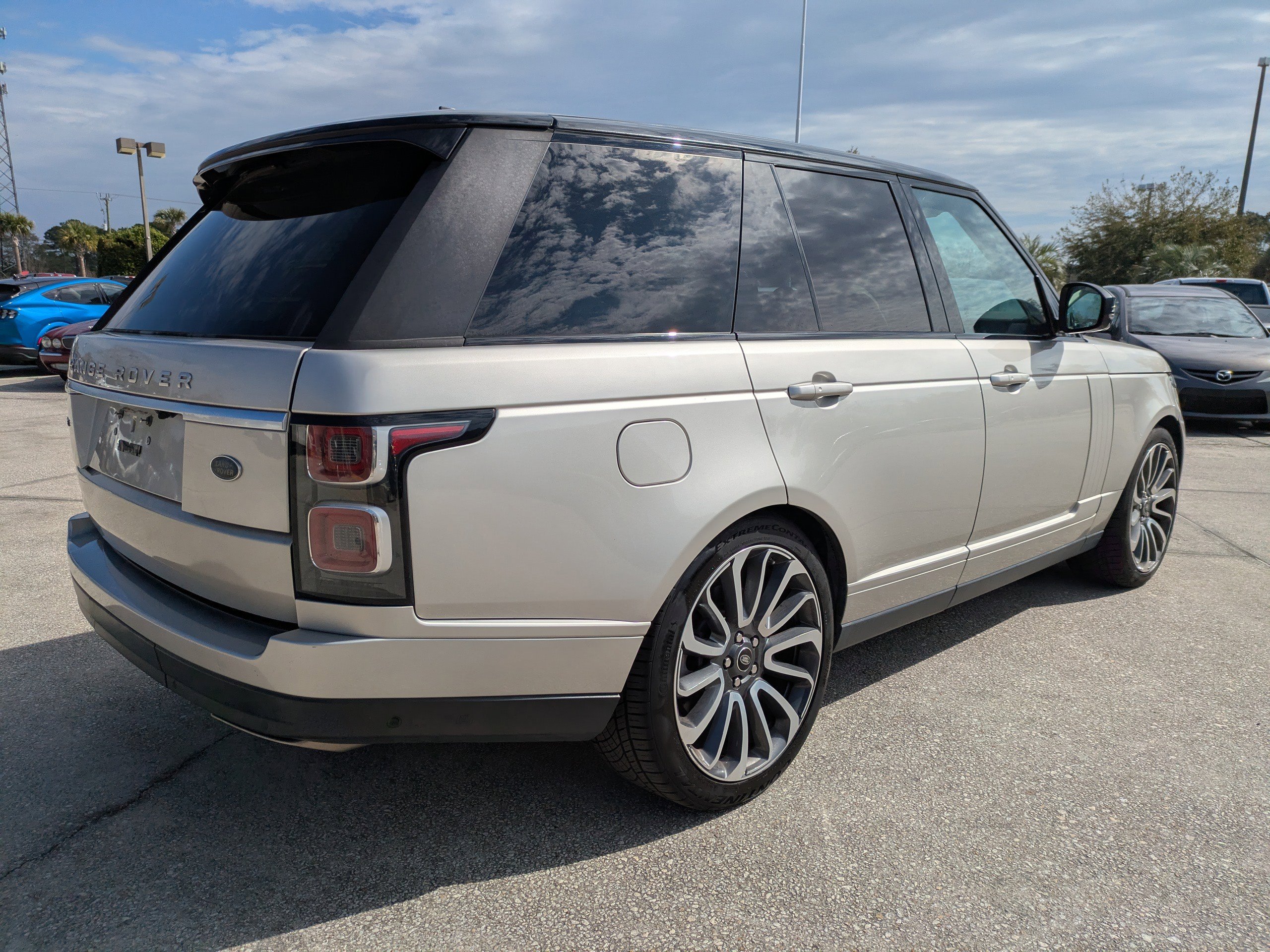Used 2018 Land Rover Range Rover HSE image 4