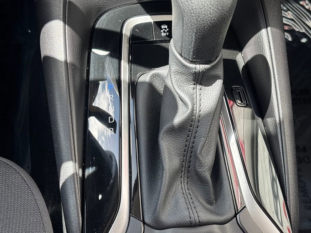 Used 2025 Toyota Corolla LE w/ LE Premium Package image 14