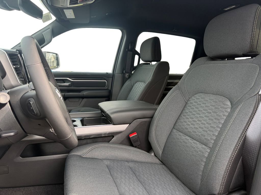 New 2026 RAM 1500 4x4 Crew Cab image 9