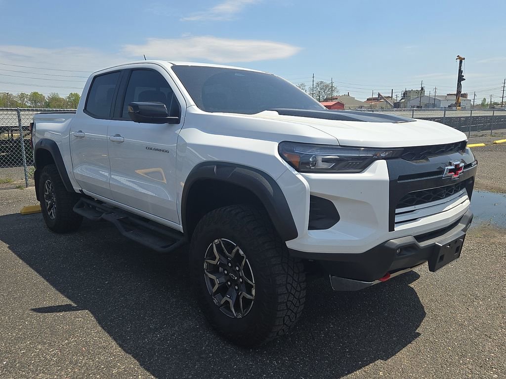Used 2024 Chevrolet Colorado ZR2 w/ Technology Package AWD/4WD image 3