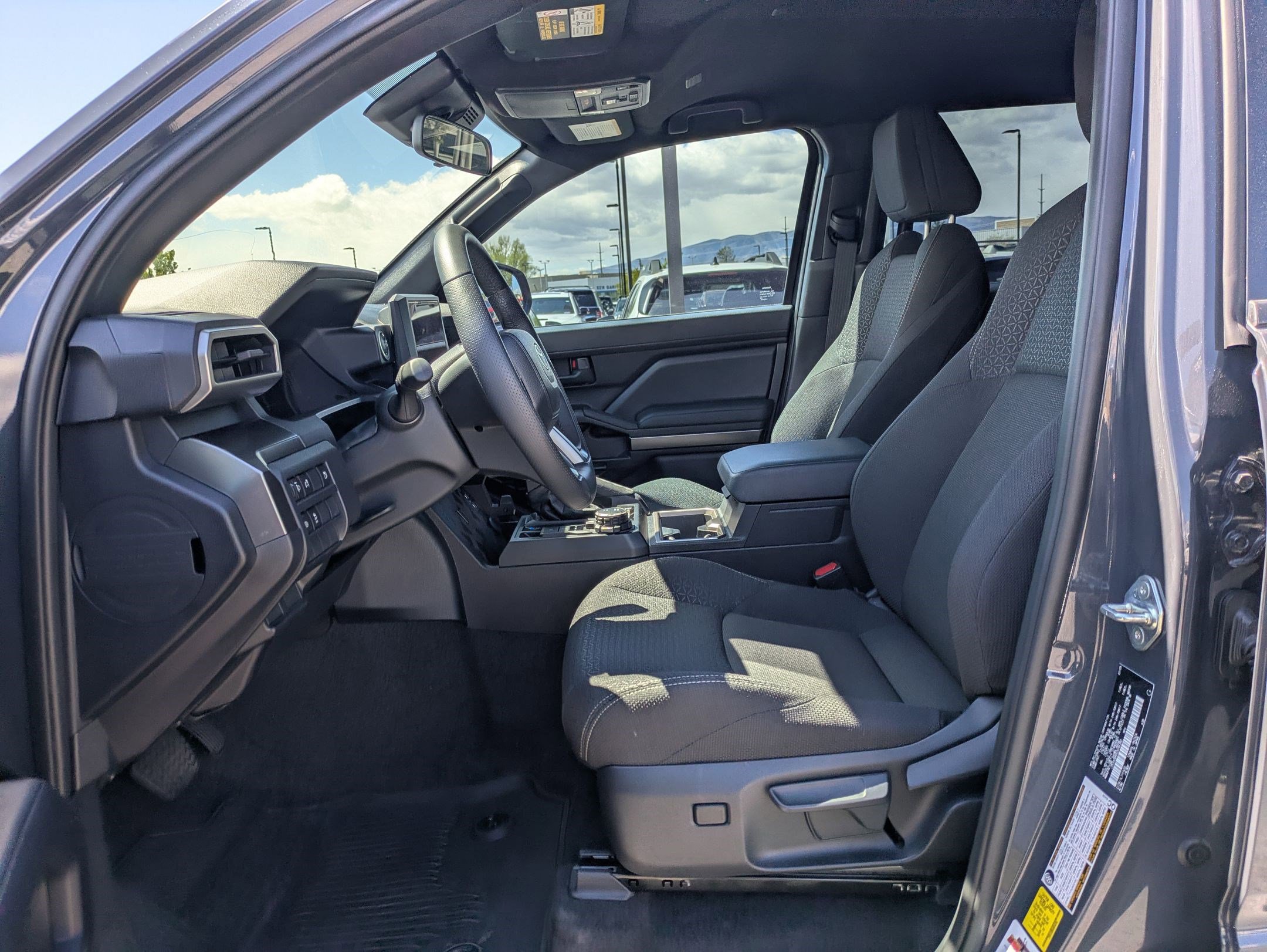 Used 2025 Toyota 4Runner SR5 AWD/4WD image 17