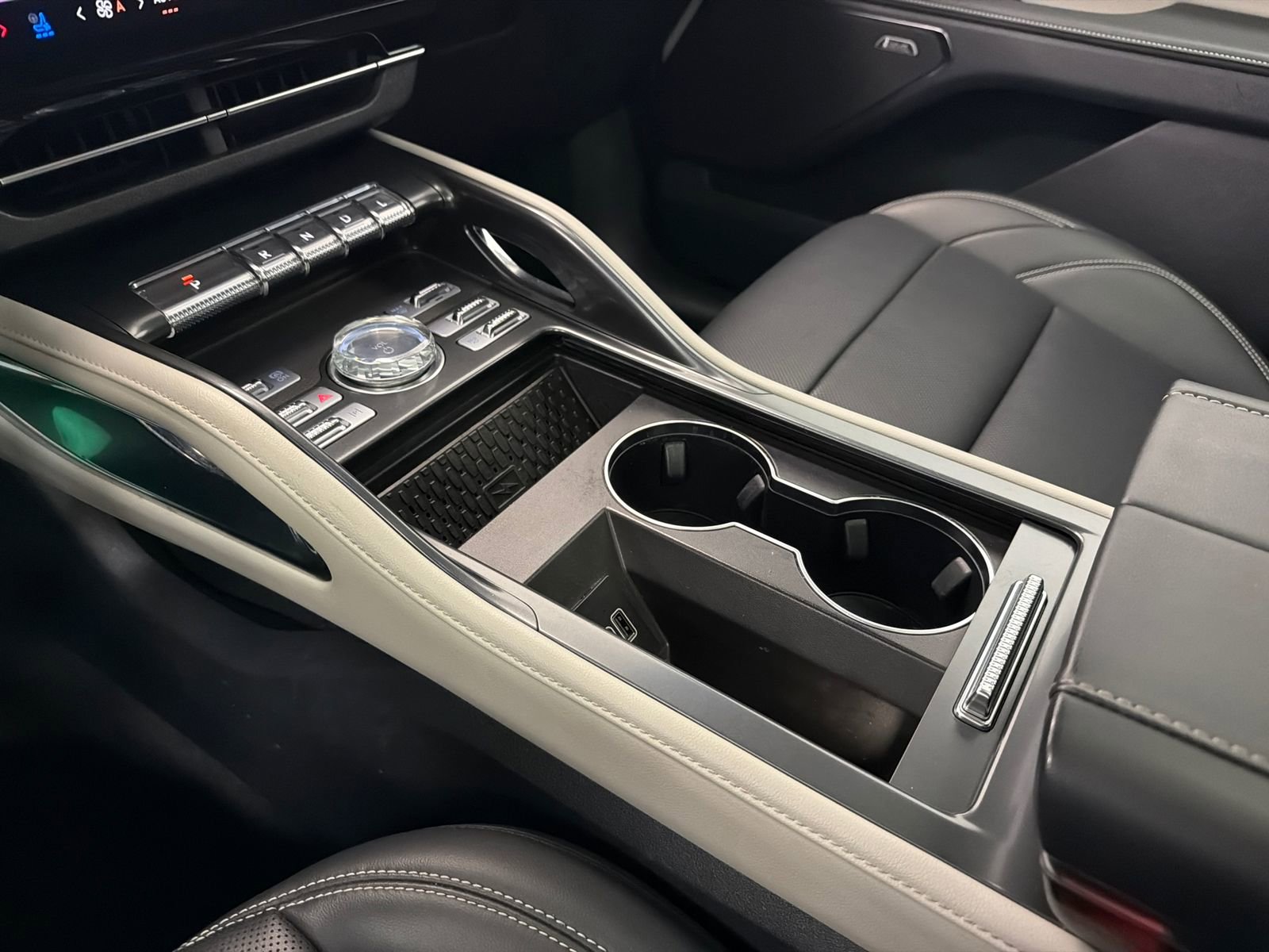 Used 2024 Lincoln Nautilus Premier w/ Equipment Group 102A image 30