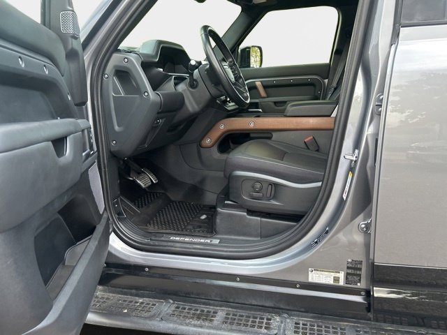 Used 2023 Land Rover Defender 110 X image 37
