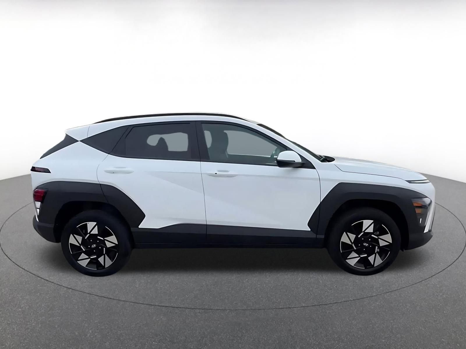 Used 2025 Hyundai Kona SEL image 16