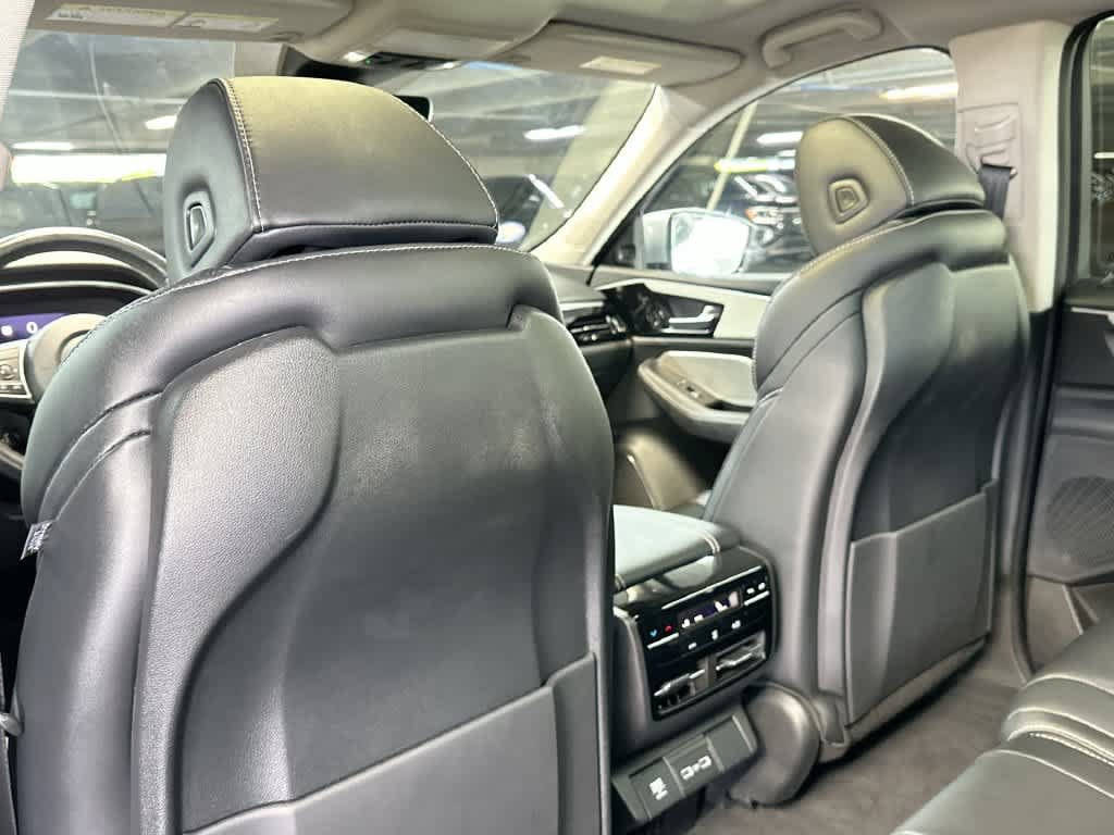 Used 2024 Acura MDX w/ Technology Package FWD image 23
