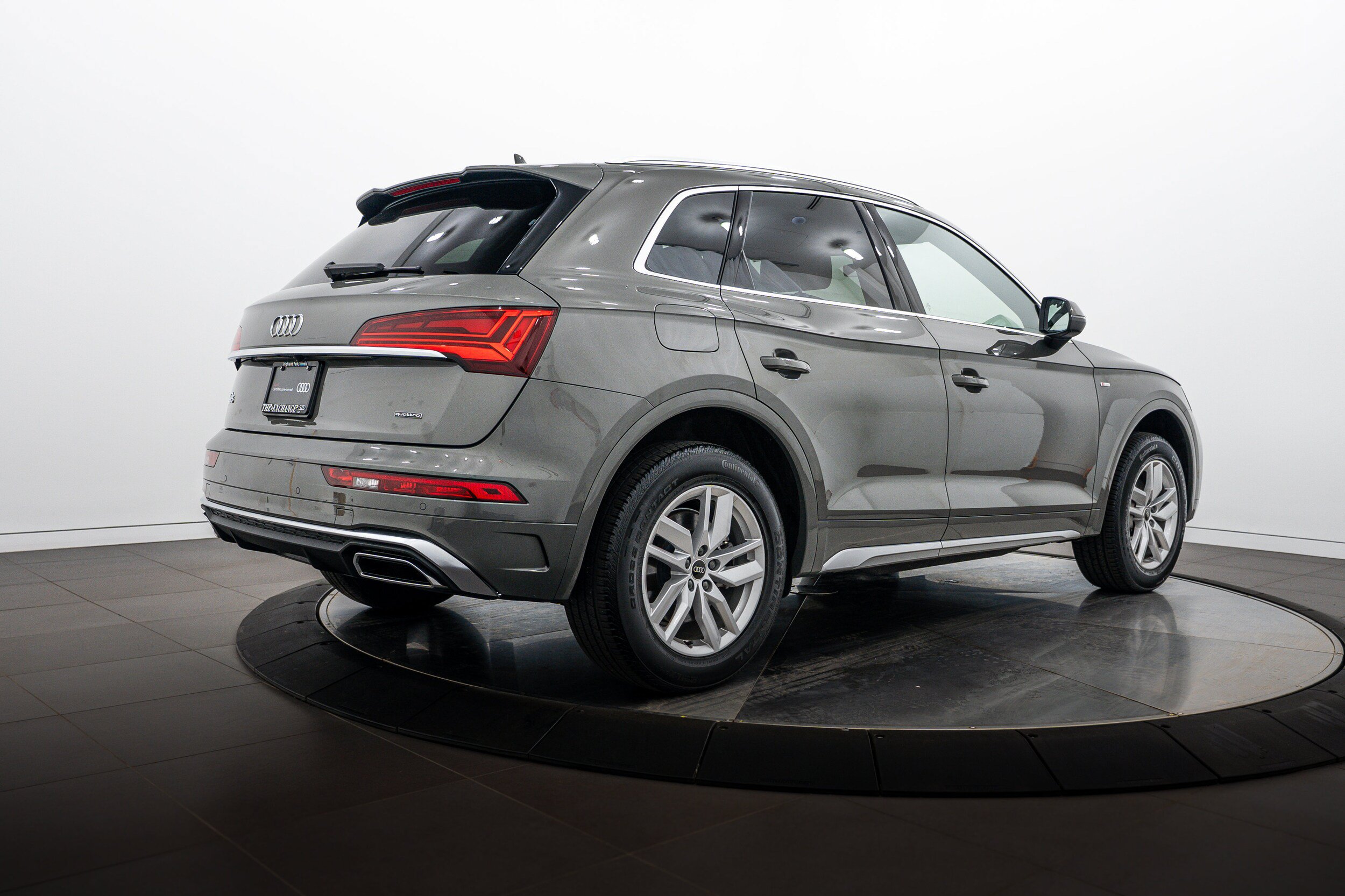 Certified 2023 Audi Q5 2.0T Premium w/ Convenience Package AWD/4WD image 4