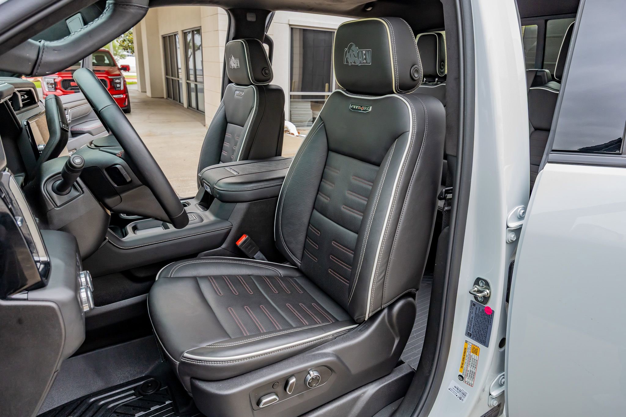 Used 2025 GMC Sierra 2500 AT4X w/ AT4X AEV Edition AWD/4WD image 30