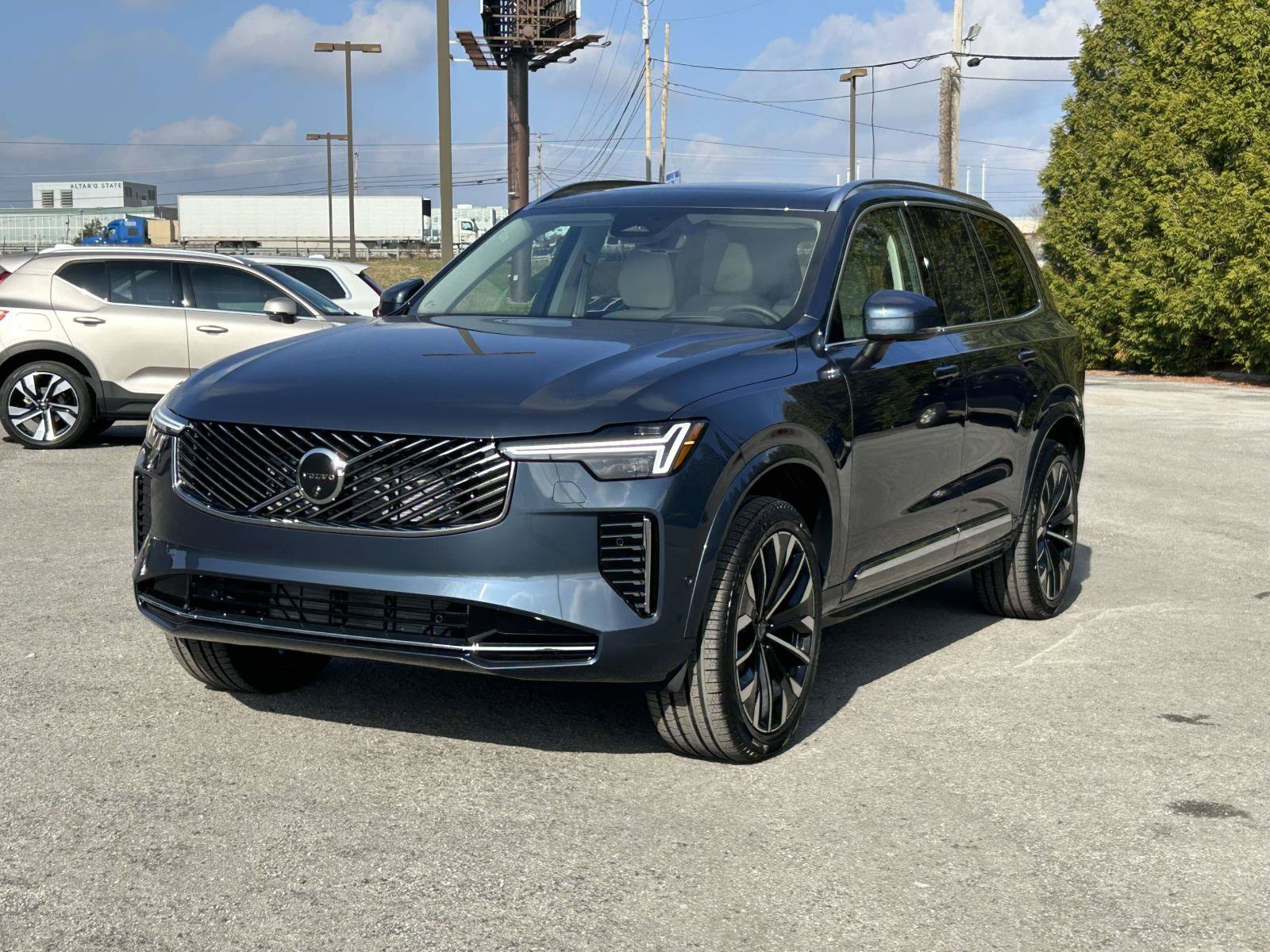 New 2026 Volvo XC90 B6 Ultra w/ Protection Package AWD/4WD image 6