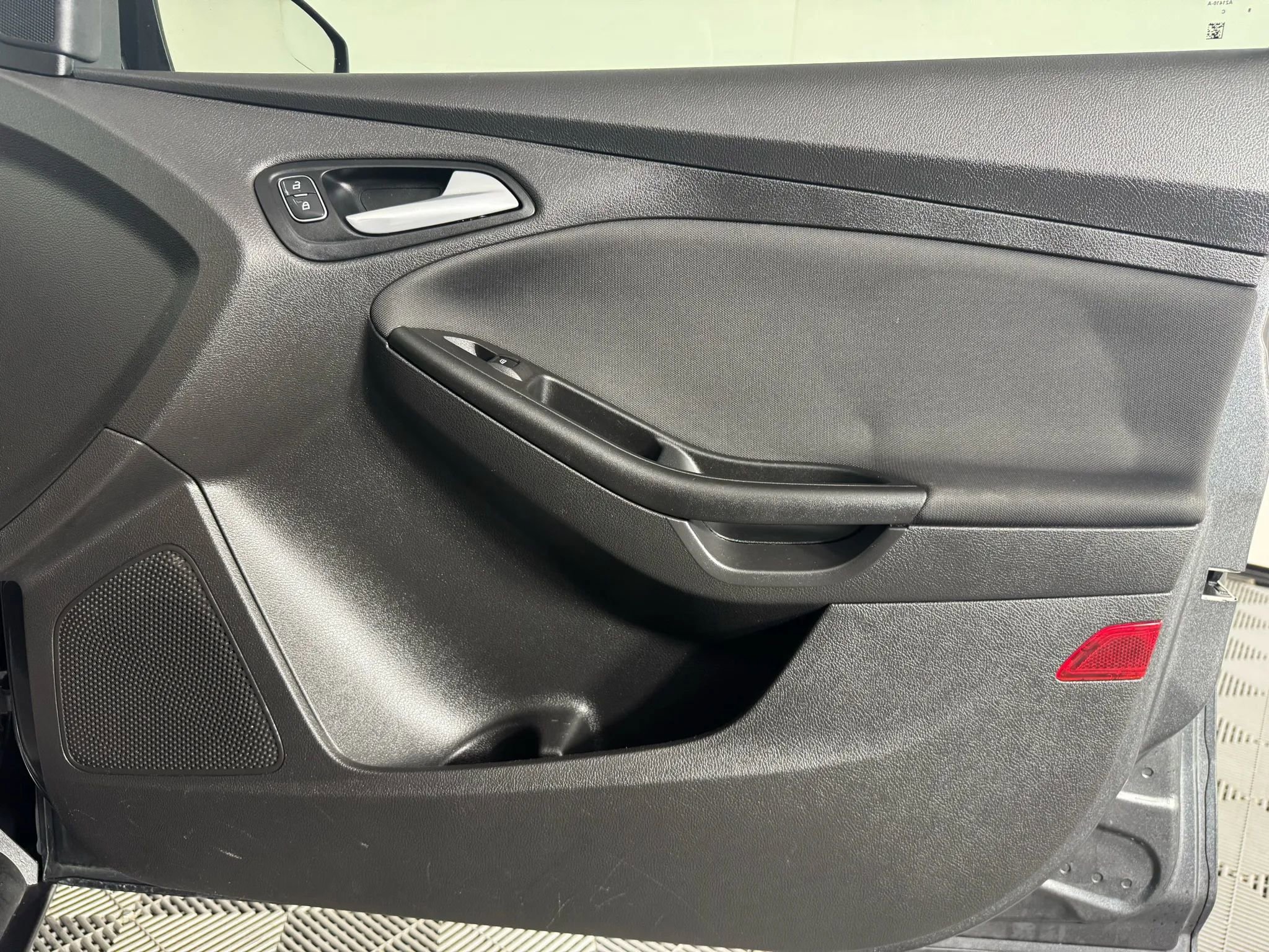 Used 2018 Ford Focus SE FWD image 36