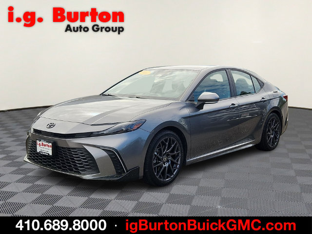 Used 2025 Toyota Camry SE FWD image 3