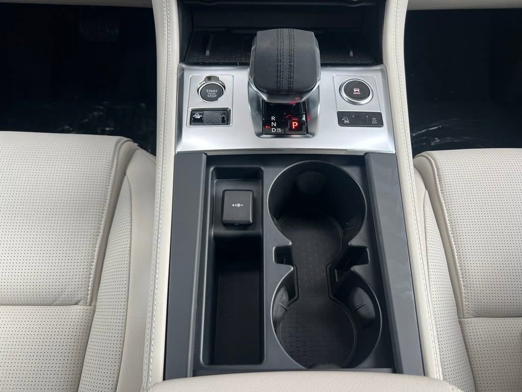 New 2025 Jaguar F-PACE R-Dynamic S image 23
