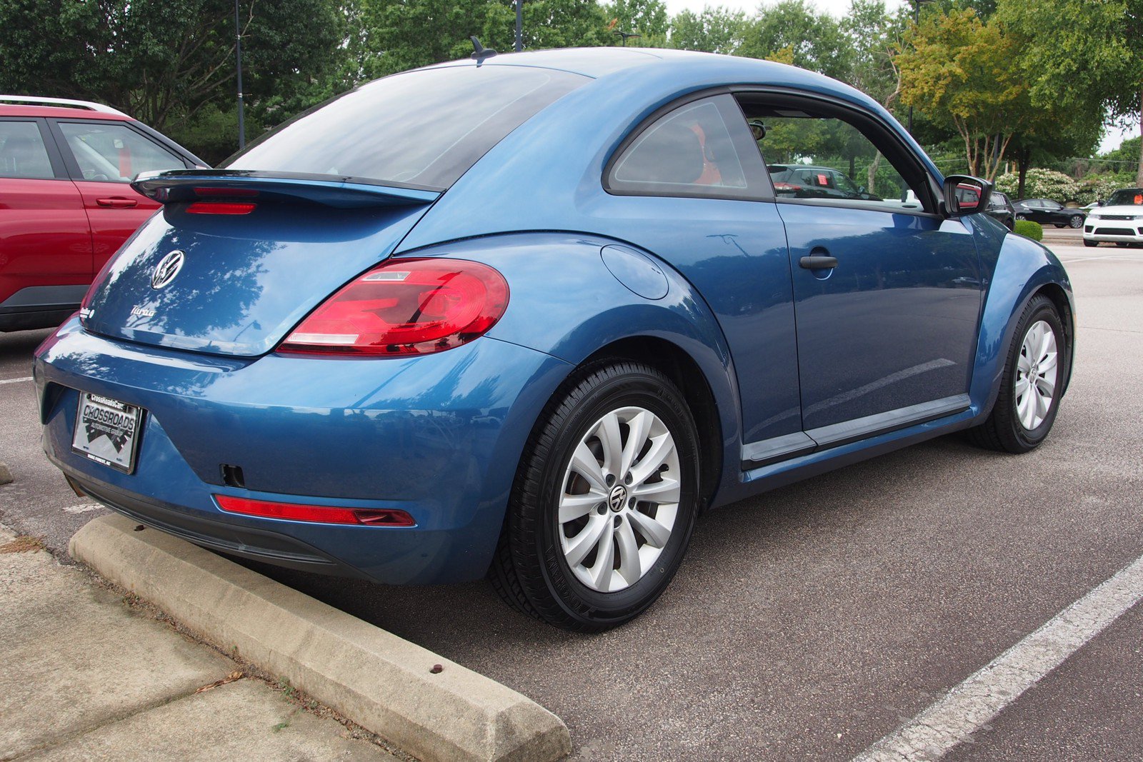 Used 2018 Volkswagen Beetle 2.0T S FWD image 7