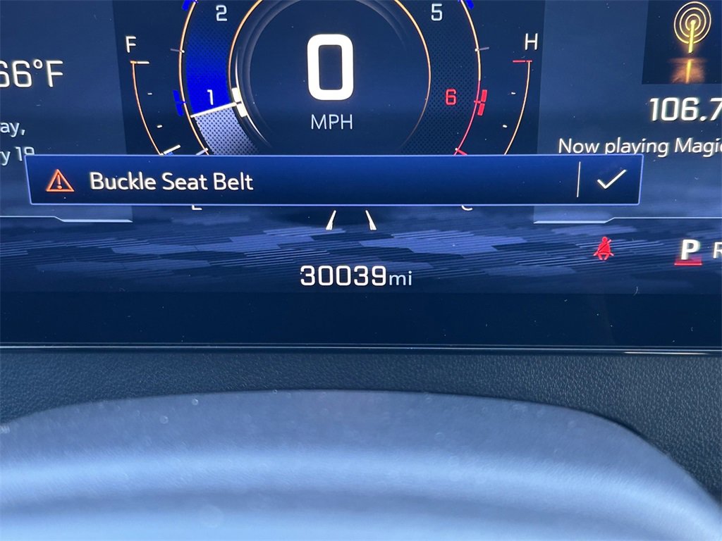 Used 2025 Chevrolet Traverse LT image 37