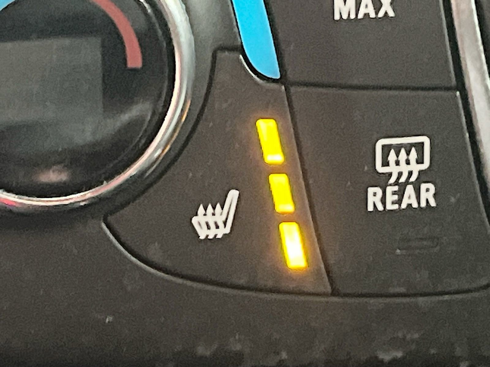 Used 2023 Chevrolet Traverse LT w/ Rear Camera Mirror Package image 19