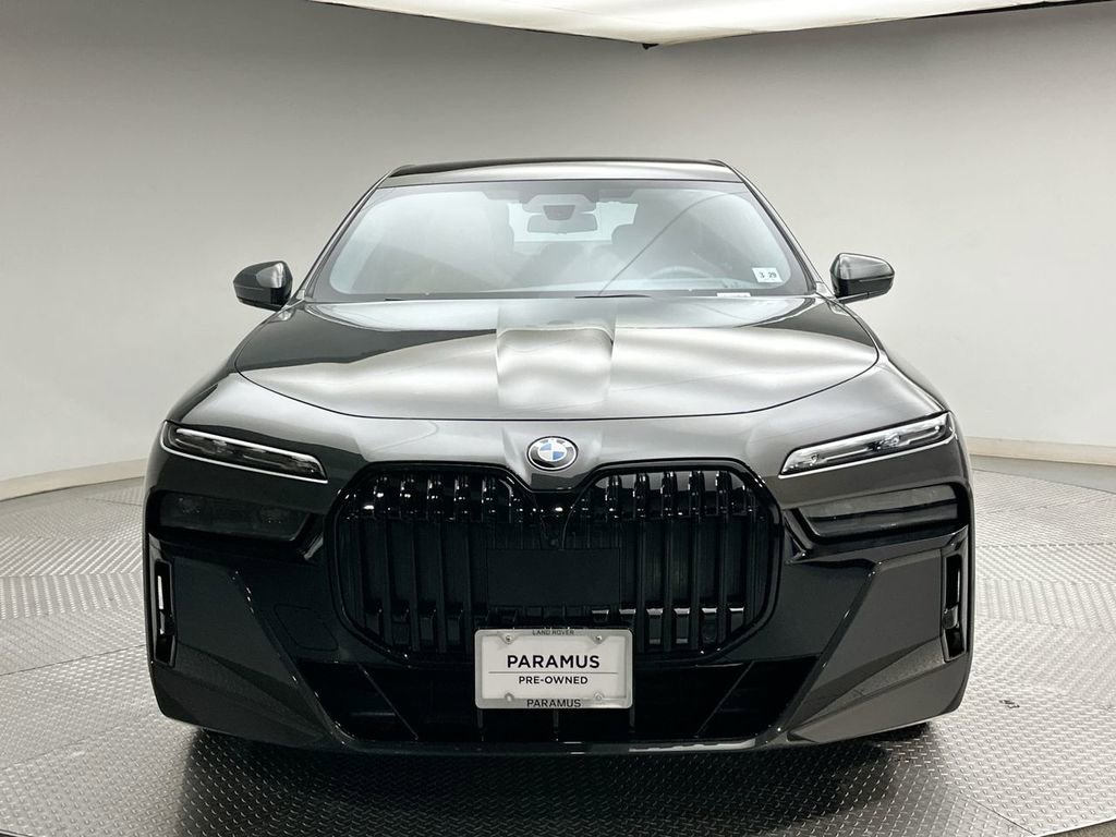 Used 2024 BMW 760i xDrive w/ Executive Package AWD/4WD image 16