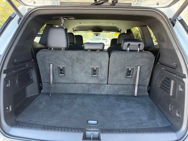 Used 2026 GMC Acadia Elevation w/ Elevation Premium Package FWD image 17