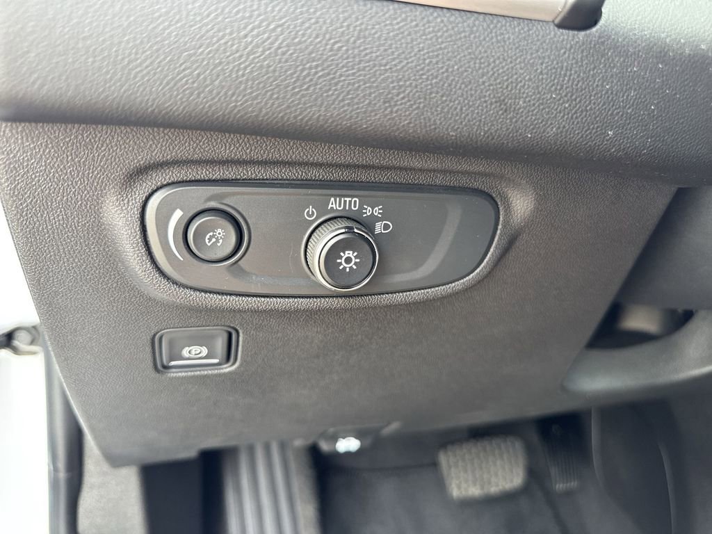 Certified 2022 GMC Terrain SLE w/ Driver Convenience Package image 18