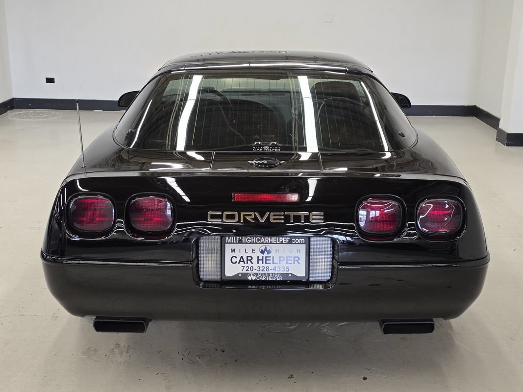 Used 1994 Chevrolet Corvette Coupe RWD image 9