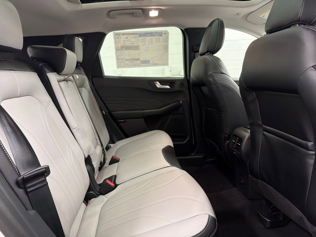 New 2026 Ford Escape SE w/ PHEV Premium Package image 31