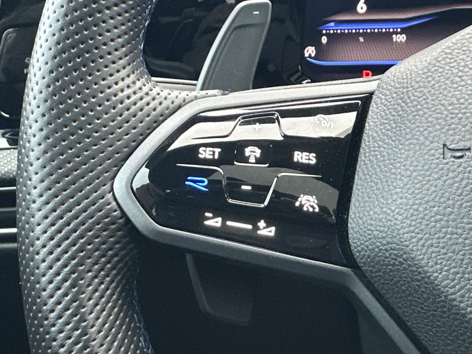 Used 2023 Volkswagen Golf R 2.0T DSG AWD image 22