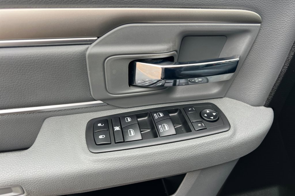 Used 2019 RAM 1500 Classic Warlock image 8