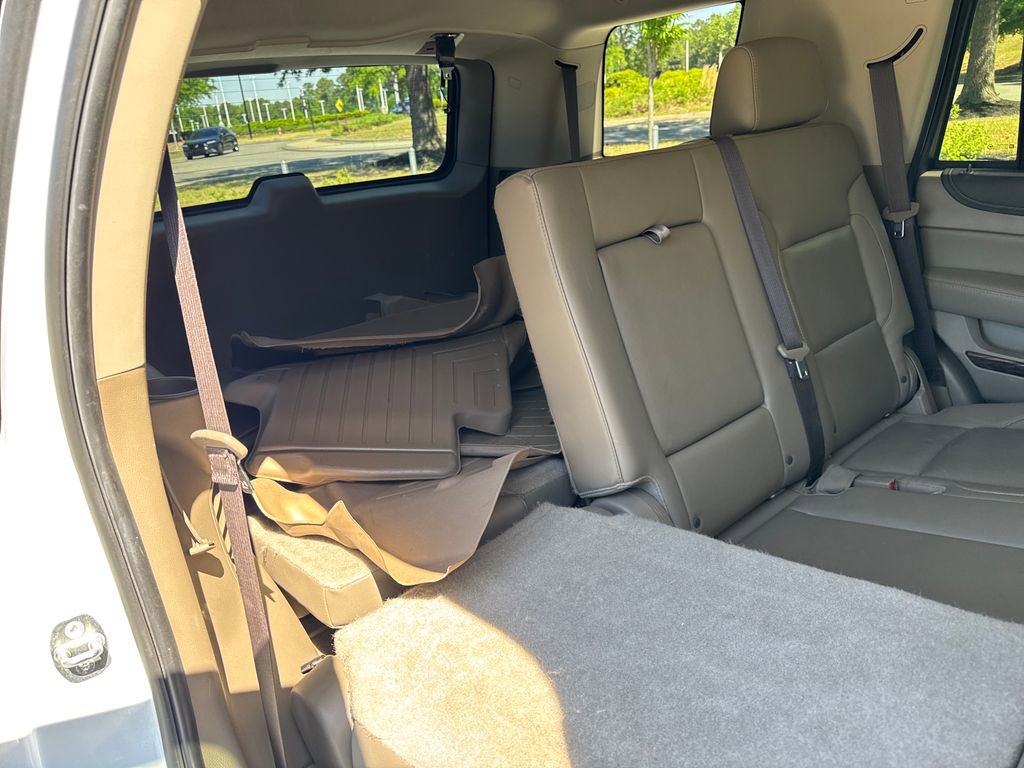 Used 2019 GMC Yukon SLT w/ Open Road Package AWD/4WD image 32