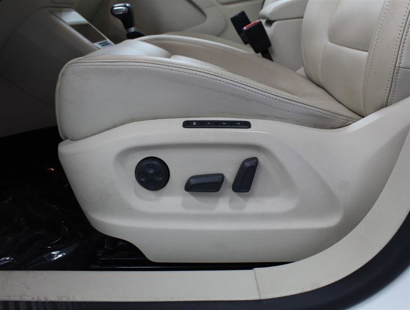 Used 2010 Volkswagen Tiguan SE image 20