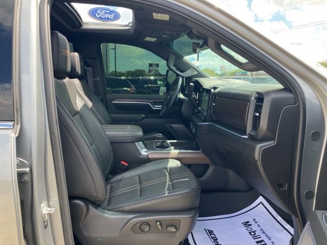 Used 2025 Chevrolet Silverado 3500 High Country w/ High Country Premium Package AWD/4WD image 13
