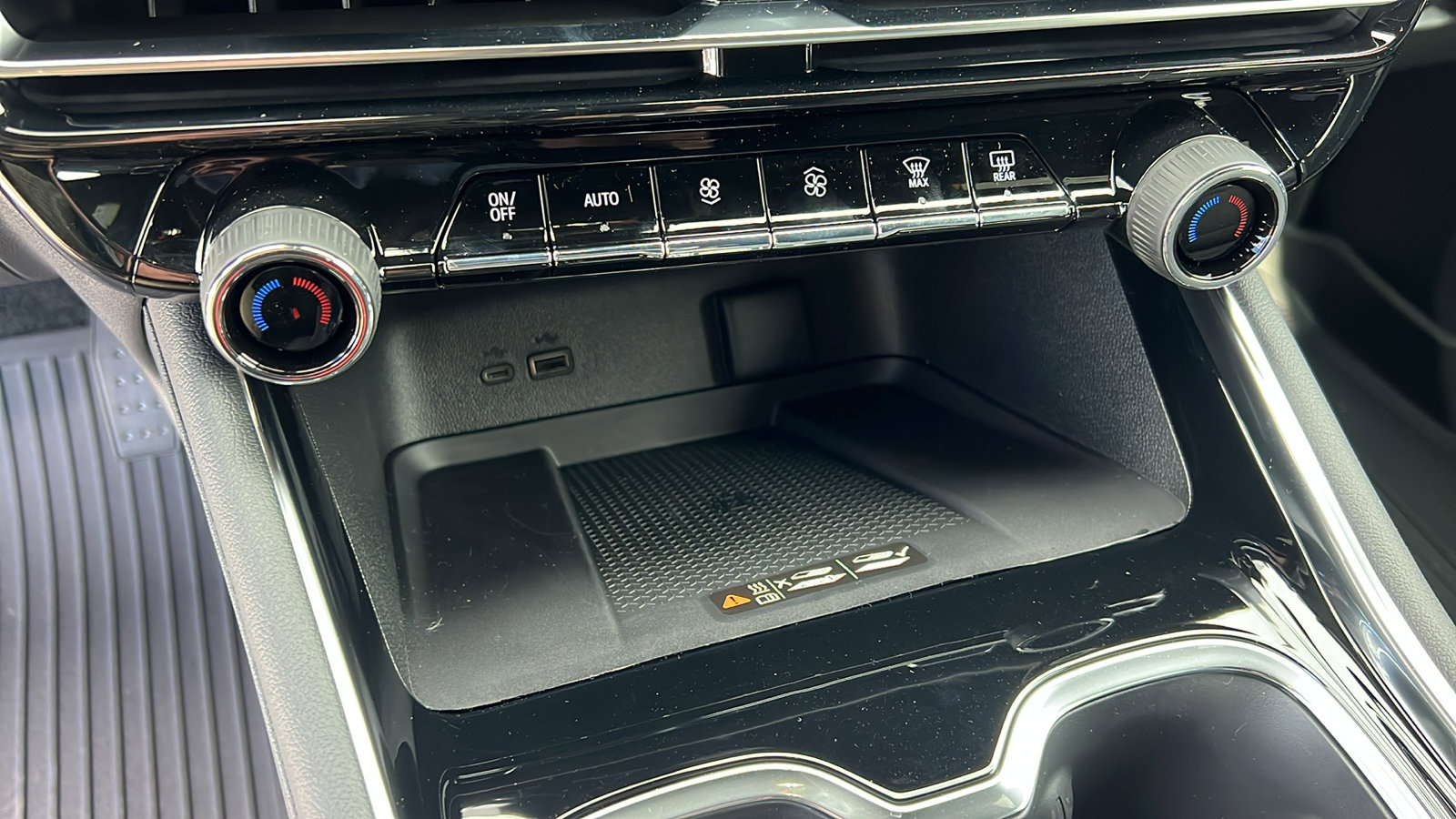 New 2026 Chevrolet Traverse LT w/ Midnight/Sport Edition image 21