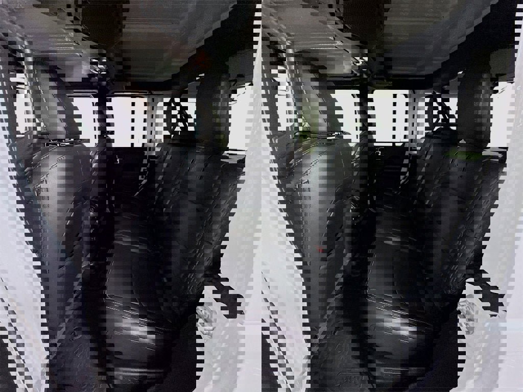 Used 2023 Jeep Wrangler Unlimited Sahara w/ Cold Weather Group image 17